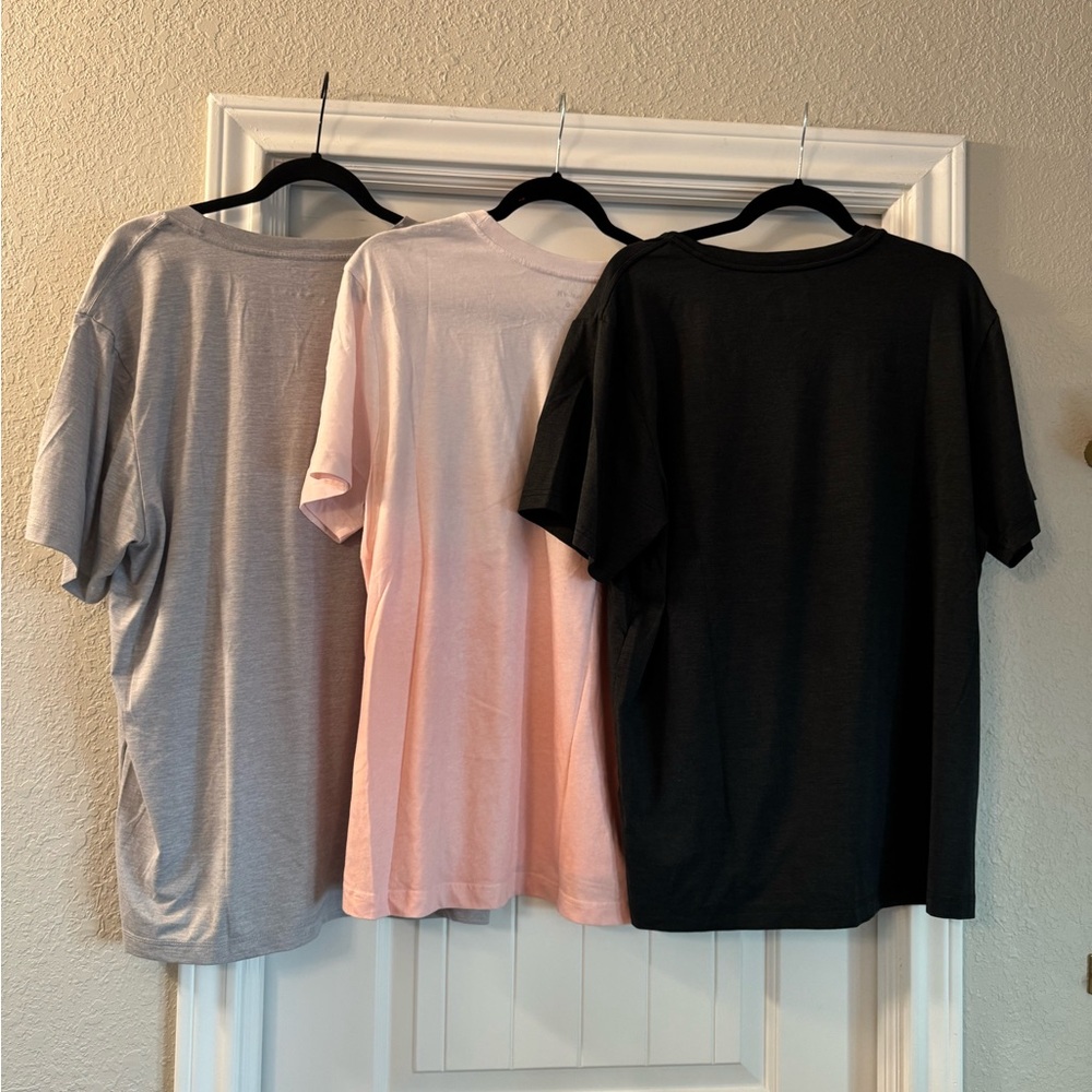 Hurley Crewneck T-Shirt bundle in pink, black and grey - Picture 8 of 8